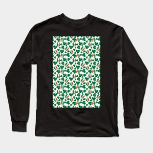 irish skulls and clovers Long Sleeve T-Shirt